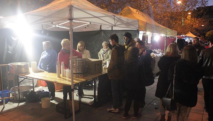 Tarde de gachas y castañas en la Plaza del Pueblo de Cabanillas