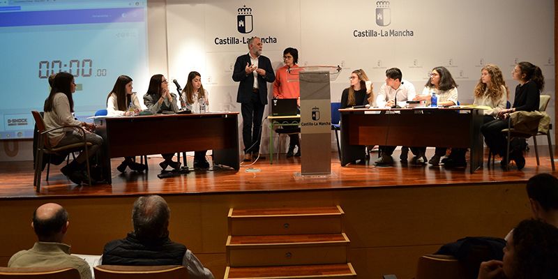 Alumnado de los IES Buero Vallejo y Leandro Fernández de Moratín protagoniza la primera cita de la tercera edición de la Liga de Debate