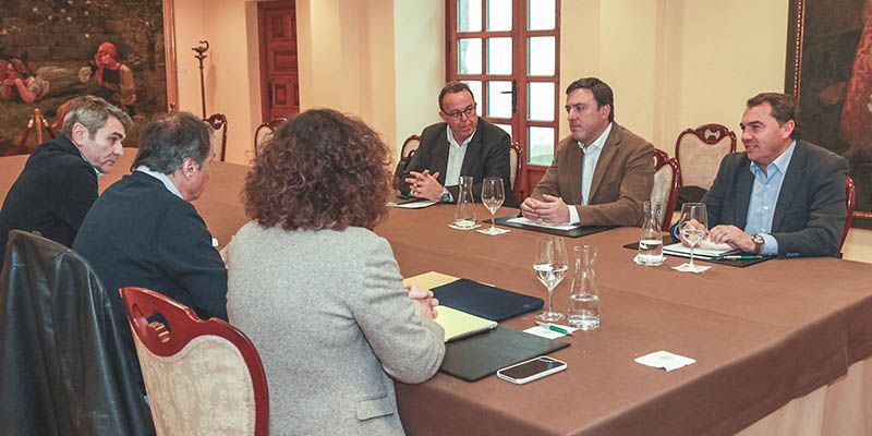 AMAC estrecha lazos con la Asociación Nacional de Municipios para una Transición Energética Justa para “coordinar estrategias” ante el cambio del modelo energético