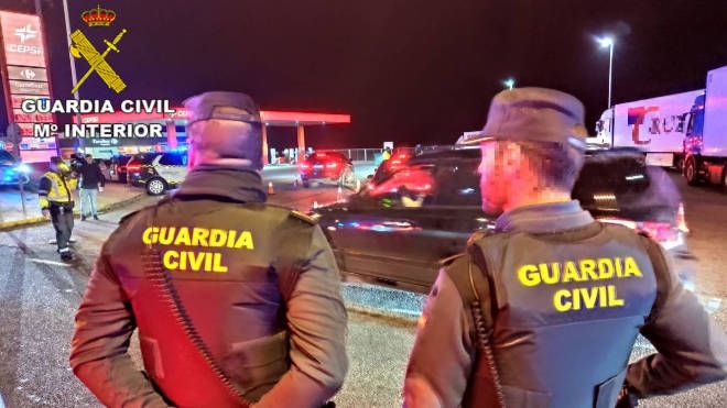 Detienen en Azuqueca a los culpables de robar cobre y dejar la autovía A-2 a oscuras