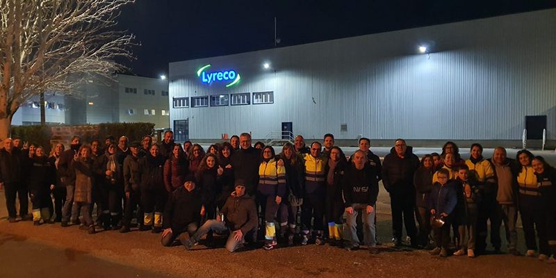 Dirección y comité de empresa de Lyreco-Alovera alcanzan un acuerdo que pone fin a cuatro semanas de huelga 1 Dirección y comité de empresa de Lyreco-Alovera alcanzan un acuerdo que pone fin a cuatro semanas de huelga