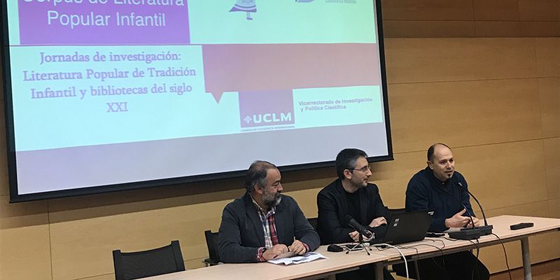 Docentes, universitarios y especialistas participan en la jornada ‘Literatura Popular de Tradición Infantil y bibliotecas del siglo XXI’