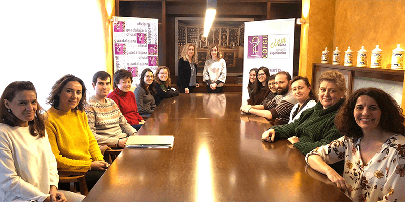 El colegio de Guadalajara instruye a los farmacéuticos para asegurar que los pacientes cumplan las pautas de medicación cuando salen del hospital