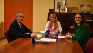 El Gobierno regional y el Ayuntamiento de El Peral mantienen una reunión para abordar las necesidades del municipio
