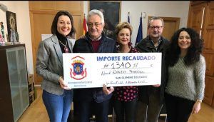 El Mercadillo Navideño Solidario de San Clemente consigue recaudar 1340 euros para Cáritas