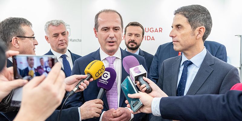 Guadalajara estrecha lazos turísticos y culturales con Alcalá gracias a la firma de un protocolo en FITUR