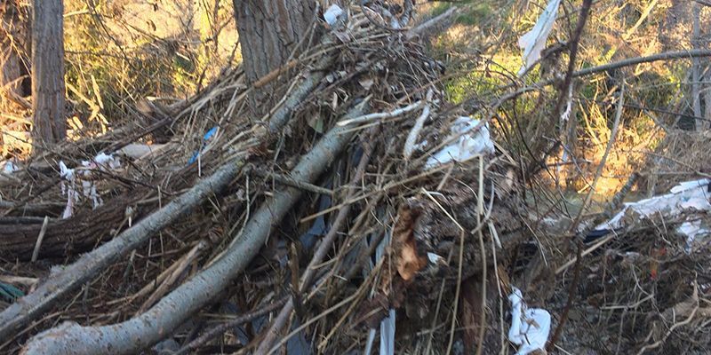 El río Júcar muestra, tras la riada, su cara más fea a su paso por Cuenca