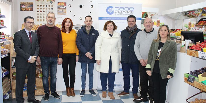 La ganadora del premio de los 1.500 euros del Doble, Doble de Navidad realiza sus compras en 11 de los comercios asociados