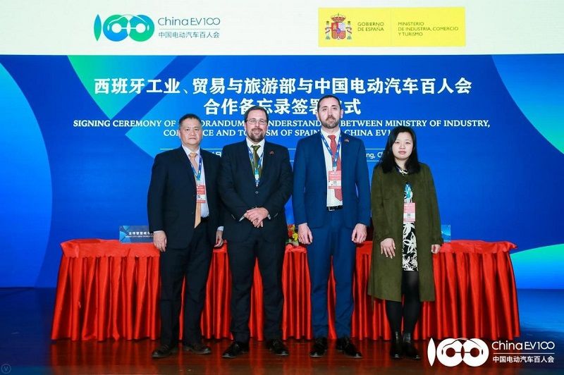 La Junta lleva el potencial de la región al foro sobre movilidad eléctrica más importante de China