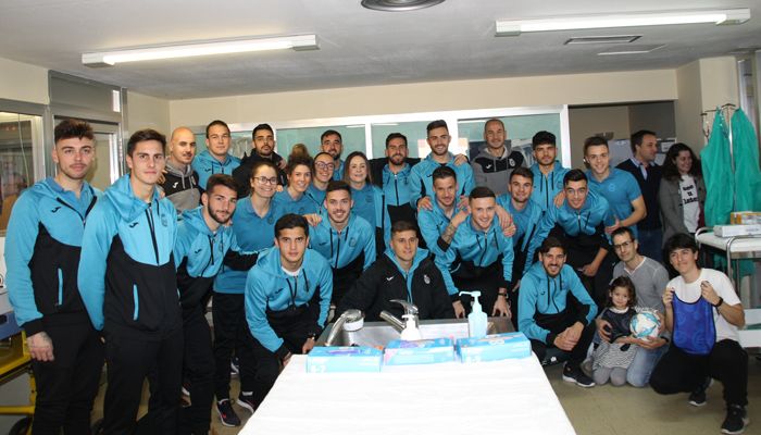 Los niños ingresados en Pediatría, protagonistas de la Navidad en el Hospital Virgen de la Luz de Cuenca