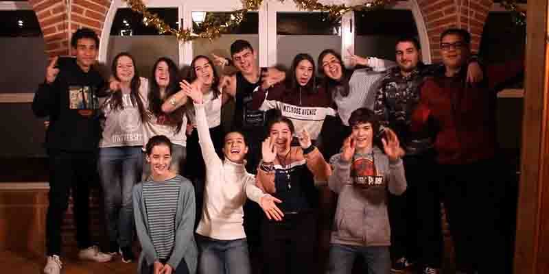 Villanueva de la Torre estrena un corto rodado por sus jóvenes