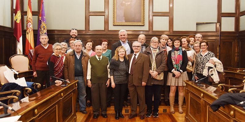 El Centro de Día de La Rosaleda visita la Diputación en la celebración de su 25 Aniversario