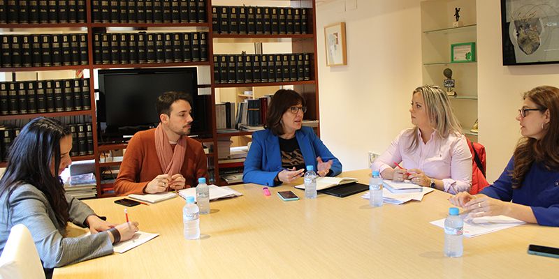 El Gobierno regional se reúne con CCOO y UGT de cara a la redacción del anteproyecto de Ley LGTBI de Castilla-La Mancha