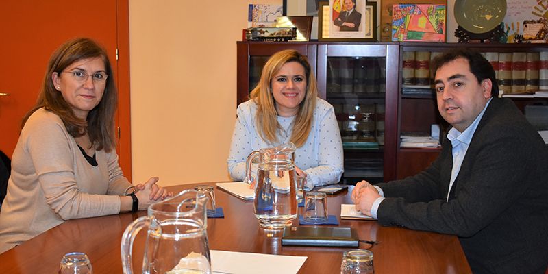 El Gobierno regional y el Ayuntamiento de Huete mantienen una reunión para abordar las necesidades y demandas del municipio