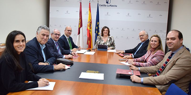 El Gobierno regional y la Asociación Empresa Familiar CLM exploran el acceso a las vías de financiación para respaldar su innovación