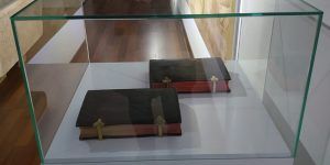 El Museo de Historia de Brihuega expone ya los dos breviarios del siglo XIX y un cuadro del XVII cedidos por las Bernardas de Santa Ana