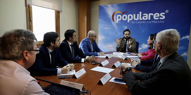 El PP-CLM exige a Page que reclame a Sánchez la devolución del dinero que adeuda el Gobierno central a los ayuntamientos