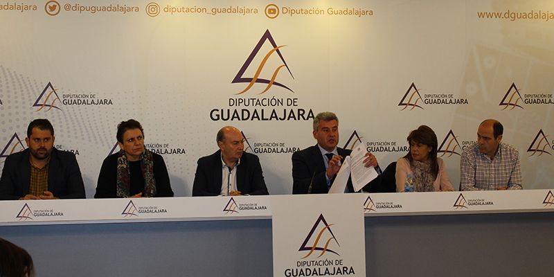 El PP denuncia que el presidente Vega abandona a los municipios para regar de subvenciones directas el presupuesto 2020