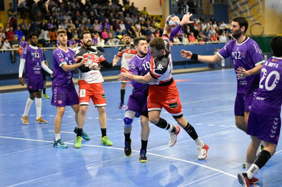 El Quabit se une a la fiesta y logra su primera victoria del año 3 El Quabit se une a la fiesta y logra su primera victoria del año