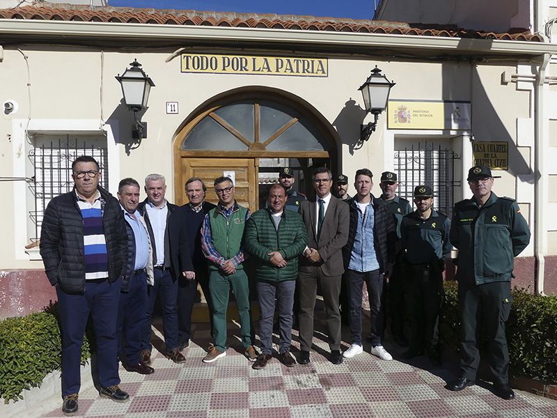 El subdelegado del Gobierno de Guadalajara visita el cuartel de la Guardia Civil de Mondéjar y se reúne con los alcaldes de la demarcación 3 El subdelegado del Gobierno de Guadalajara visita el cuartel de la Guardia Civil de Mondéjar y se reúne con los alcaldes de la demarcación