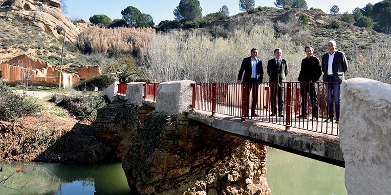 El subdelegado del Gobierno en Cuenca visita las obras en el Puente de San Benito en el Picazo, incluidas en el proyecto Camino Natural del Júcar 1 El subdelegado del Gobierno en Cuenca visita las obras en el Puente de San Benito en el Picazo, incluidas en el proyecto Camino Natural del Júcar