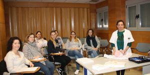 La Gerencia del Área Integrada de Cuenca organiza talleres de puericultura para orientar a los padres sobre los cuidados del bebé