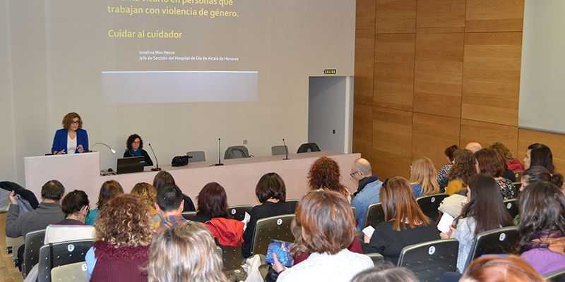 La Junta ofrece formación a profesionales que trabajan con víctimas de violencia de género para paliar su “desgaste emocional”