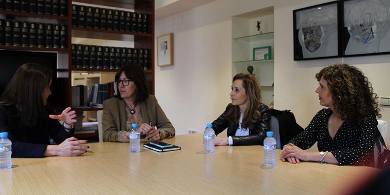 La Junta subraya la necesidad de mejorar la visibilidad del liderazgo de las mujeres en la Administración pública