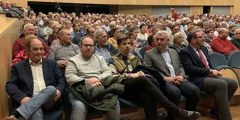 Robles subraya el compromiso de la Junta por mejorar la calidad de vida de las personas mayores con el impulso de programas de envejecimiento activo