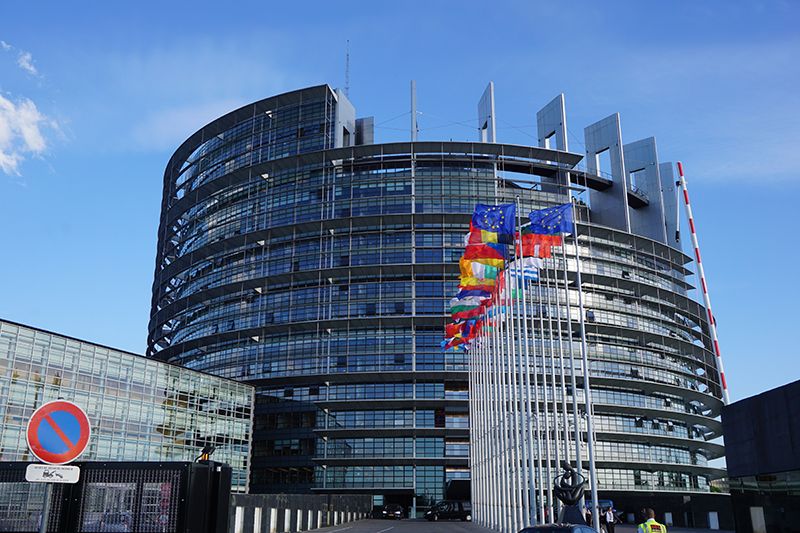 Una delegación de las Cortes de Castilla-La Mancha visita el Parlamento Europeo para abordar temas de despoblación e igualdad