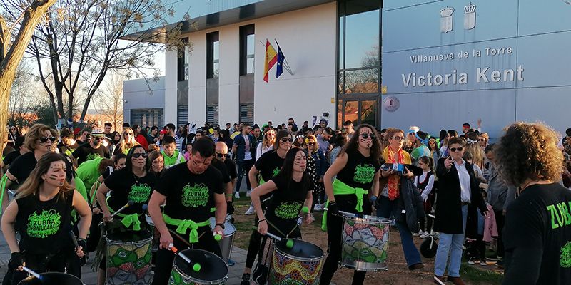 Villanueva de la Torre despide un animado y casi primaveral Carnaval