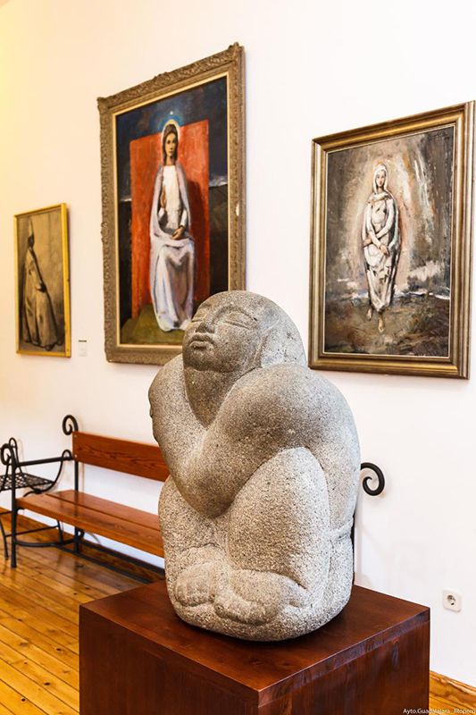 ‘Mujer sentada’, de José de Creeft, detalle monumental del mes de febrero en Guadalajara