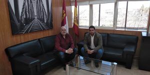 ACUTAX defiende el papel del taxi para prestar servicios de transporte escolar y de viajeros en zonas despobladas