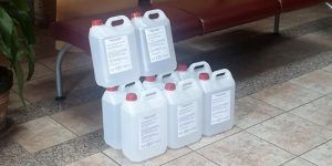 Alovera ofrece gratuitamente dosis de gel desinfectante a las familias con contagios en colaboración con el grupo farmacéutico Juste