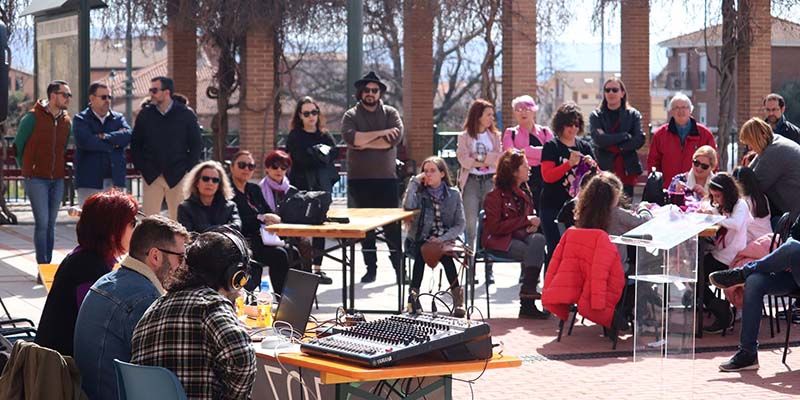 Cabanillas celebra en la calle y por las ondas el Día de la Mujer