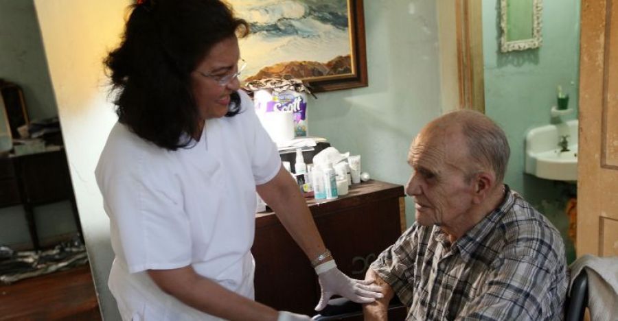 CCOO insta a los ayuntamientos a aprobar un protocolo para las trabajadoras de ayuda a domicilio frente al coronavirus