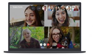 Consejos para conseguir buena imagen en una videollamada iluminando y preparando el fondo