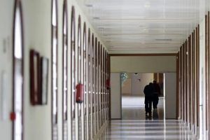 Doce residencias de mayores de Cuenca y 7 de Guadalajara presentan casos con coronavirus