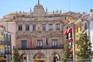 El Ayuntamiento de Cuenca cierra sus dependencias administrativas y suspende la atención al público y los registros presenciales