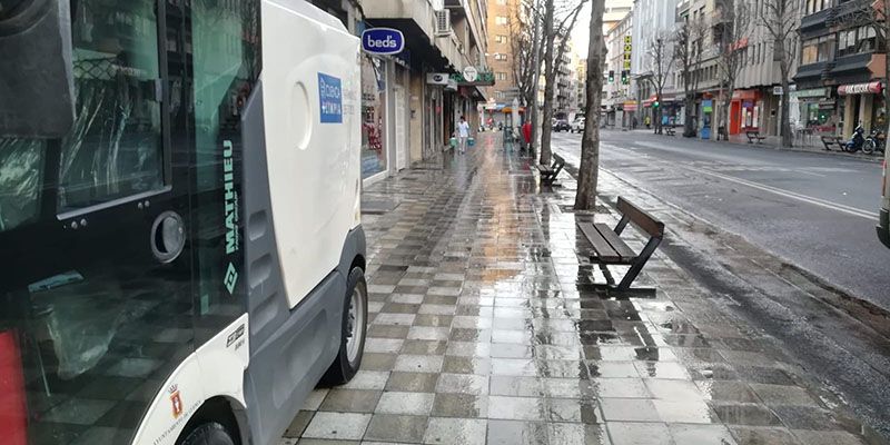El Ayuntamiento de Cuenca efectúa baldeos mecánicos de limpieza con jabón en base a alcoholes