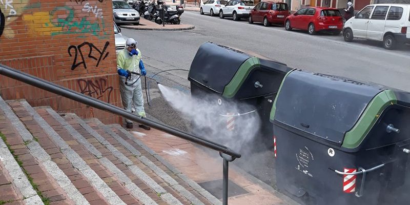 El Ayuntamiento de Cuenca incrementa las tareas de limpieza desinfectando calles y superficies