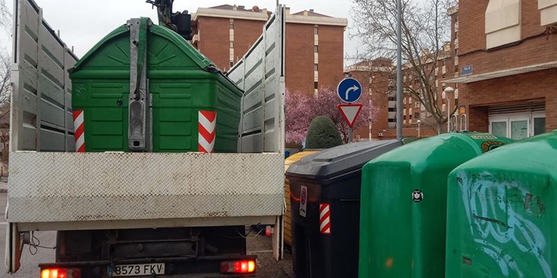 El Ayuntamiento de Cuenca renueva más de 100 contenedores en diferentes zonas de la ciudad