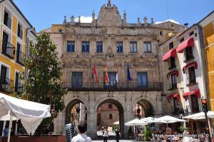 El Ayuntamiento de Cuenca toma medidas para que los supermercados puedan abastecerse durante las 24 horas