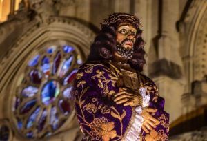 El coronavirus obliga a la R.I.E. del Medinaceli a sustituir el gesto del besapié a su Titular por una inclinación de cabeza