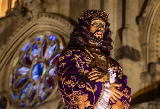 El coronavirus obliga a la R.I.E. del Medinaceli a sustituir el gesto del besapié a su Titular por una inclinación de cabeza