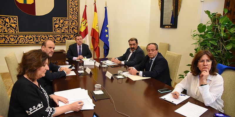 El Gobierno de Castilla-La Mancha habilita canales de comunicación directa para atender consultas empresariales y laborales relacionadas con el coronavirus