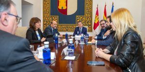 El Gobierno regional y los grupos parlamentarios acuerdan que las Cortes de Castilla-La Mancha puedan realizar cambios normativos de forma urgente