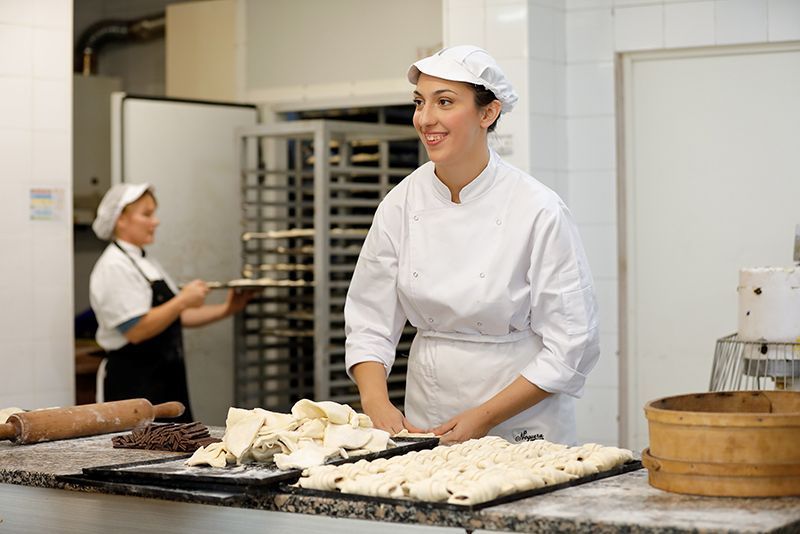 El programa ”la Caixa” Empleo Joven ha facilitado la contratación de 103 jóvenes en Castilla-La Mancha