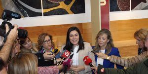 Jiménez pide unidad en la sociedad española para alcanzar la igualdad plena y real entre hombres y mujeres 2 Jiménez pide unidad en la sociedad española para alcanzar la igualdad plena y real entre hombres y mujeres