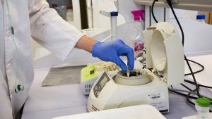 La UCLM entrega al Sescam material y recursos sanitarios para hacer frente a las necesidades ocasionadas por el coronavirus